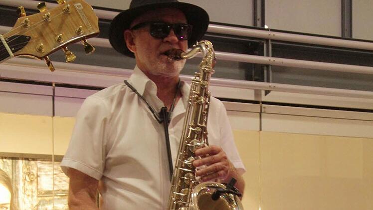 ... zu italienischen Evergreens sogar getanzt. Fotos: Sonja Adam