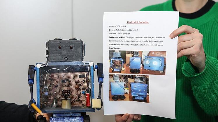 Der "ACDCBot2329" hat ein wunderschönes Innenleben. Mit einem echten (also fast) Diamanten als Antriebszentrum. Foto: Barbara Herbst