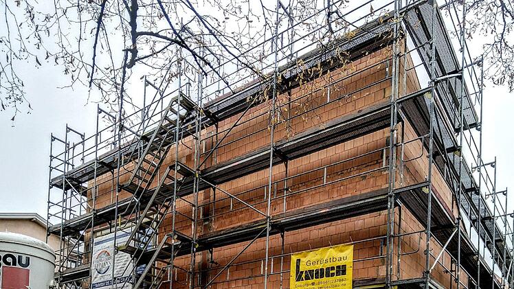 Schon weit gediehen ist der Neubau der Neuapostolischen Kirche in Coburg. Jetzt steht der Innenausbau an.Jochen Berger