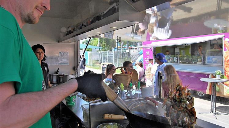 Frisches Gemüse aus dem Wok gibt es bei Stop4wok. Foto: Sigismund von Dobschütz