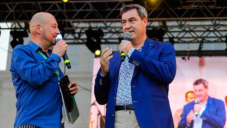 Ministerpräsident Markus Söder (rechts) mit Moderator Sören Fenner. Foto: Matthias Hoch