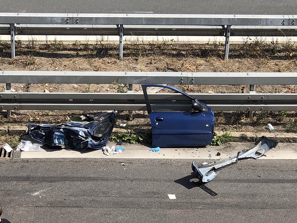 A73 in Nürnberg: Geisterfahrer stößt frontal mit Reisebus zusammen