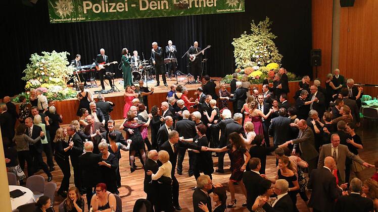 Das Tanzparkett war stets gut gefüllt. Foto: Michael Stelzner
