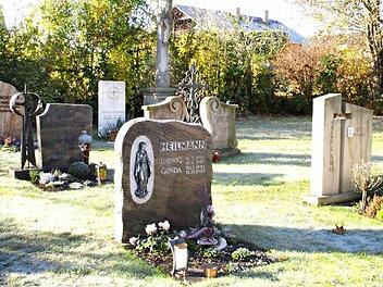Neuer Friedhofsteil: Immer mehr Grabbesitzer wünschen sich kleinere Pflegeflächen. Im Steinsfelder Friedhof wurde auch im Altbereich schon damit begonnen, das Konzept umzusetzen, das im Erweiterungs-Teil begonnen wurde.