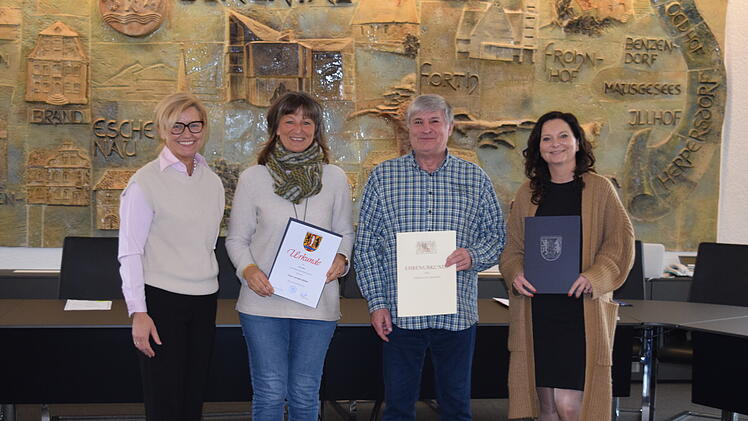 Eckental: 25 j&auml;hriger Dienst beim Markt - B&uuml;rgermeisterin gratuliert drei Mitarbeitern