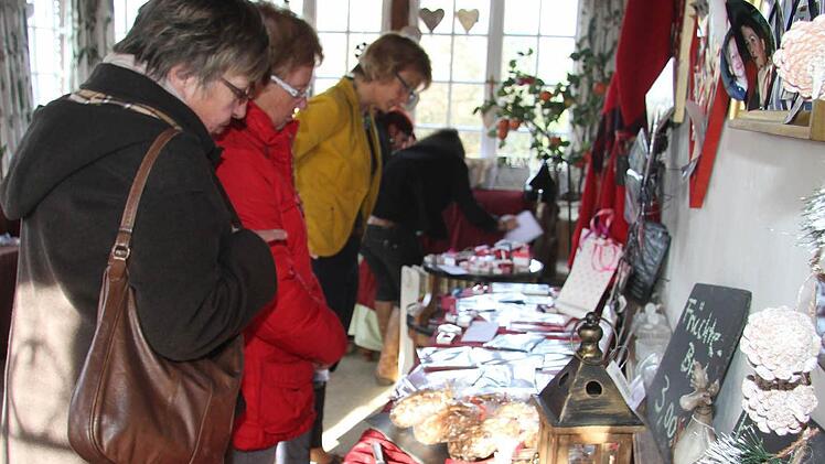 Beim vorweihnachtlichen Markt gab es viel Schönes zu entdecken. Foto: Sonja Adam