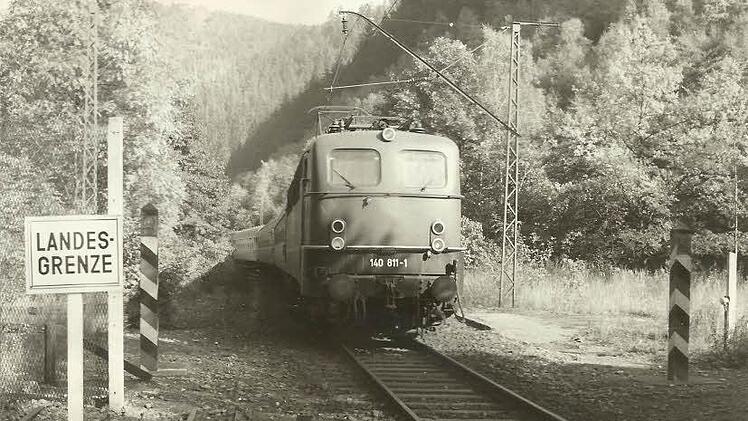 Interzonenzug D303 am Grenzübergang Falkenstein.Repro Fleischmann