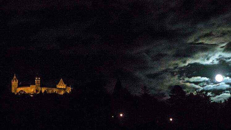 Blick zur Veste Coburg im Mondschein Anfang OktoberFoto Jochen Berger