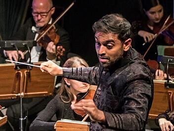 Reichlich Beifall gab es für GMD-Aspirant Harish Shankar im Landestheater.Foto: Jochen Berger