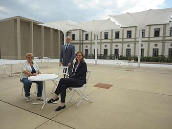 KissingerKulturSommer und Kissinger Spätsommer - Bad Kissingen will verstärkt als Kultur- und Veranstaltungsstandort auf sich aufmerksam machen (im Bild Kurdirektorin Sylvie Thormann, OB Dirk Vogel und Martha Müller vom Förderverein).  Foto: Siegfried Farkas