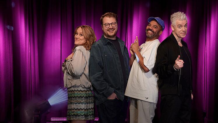 Lisa Feller (von links), Maxi Gstettenbauer, Simon Pearce und Michael Mittermeier stellen sich in dem neuen BR-Comedy-Format einer ungew&ouml;hnlichen Challenge.