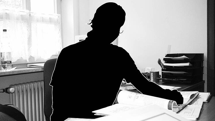 Die Lücke, die Johannes Mann vor 17 Monaten als Forchheimer Jugendpfleger hinterlassen hat, beschäftigt die Stadtpolitik bis heute. Foto: Anne-Katrin Striegel Fotomontage: Michael Beetz (ft)