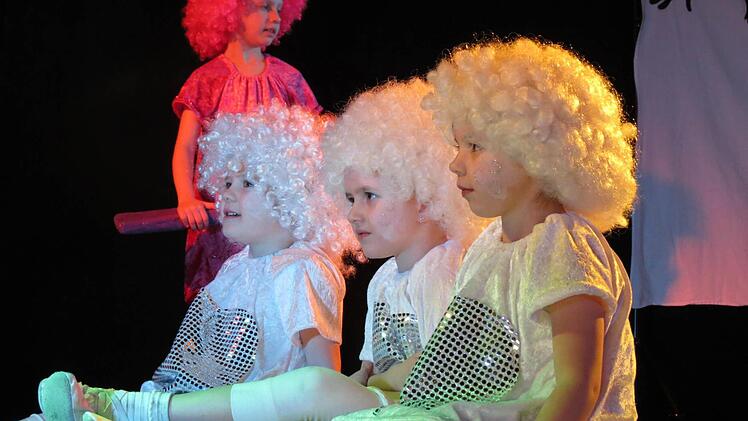Eine Menge geboten war beim Showtanz-Festival in Ebenhausen. Foto: Doris Bauer