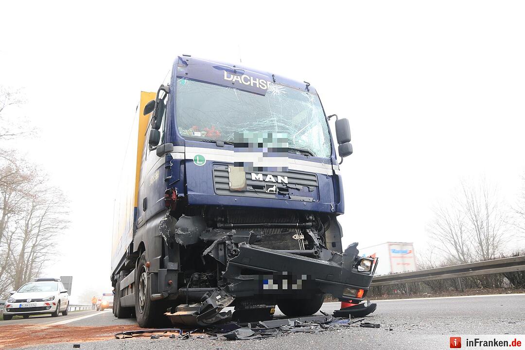 Unfall mit drei Lkw auf A3 bei Höchstadt