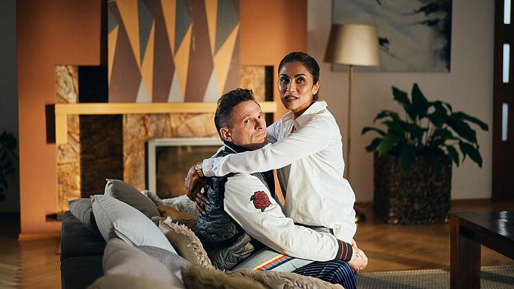 Wiederbelebung einer alten Popstar-Power-Couple-Beziehung? Messiah (Florian Lukas) hat bei Sabrina Setlur, die sich selbst spielt, angeklingelt - um über eine Kooperation zu sprechen. Früher hatte man etwas miteinander. Kommt es jetzt zur Versöhnung? Und folgt bald der nächste, handgreifliche Streit zwischen den beiden?