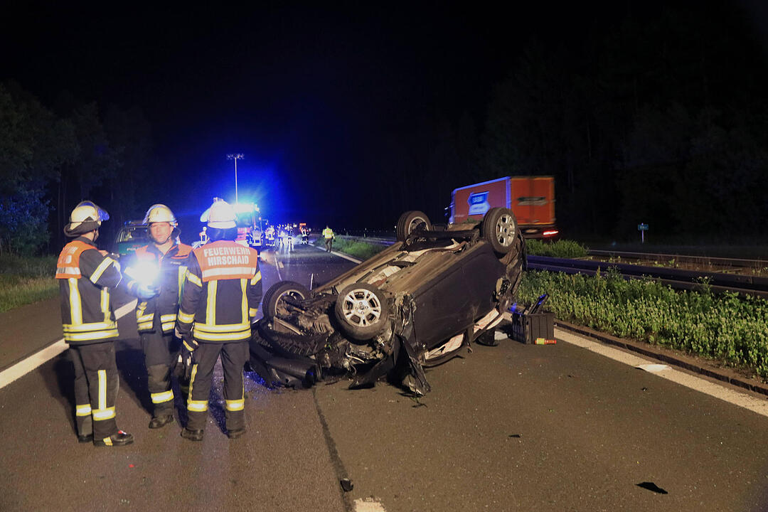 A73 bei Bamberg: Auto überschlägt sich