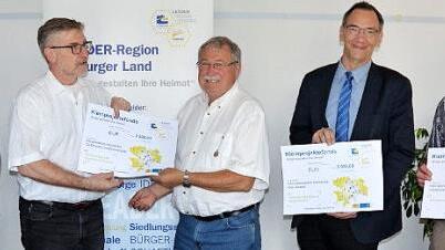 Geld für die Gestaltung der Heimat (von links): Tobias Gruber, Michael Busch, Christian-Bernd Reinhardt, Thomas Nowak und Hendrik Dressel Fotos: Rainer Lutz
