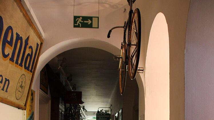 Verwaiste Gänge: Seit Mitte März ist das Fahrradmuseum geschlossen. Foto: Ulrike Müller