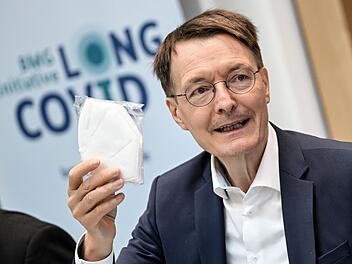 Corona-Empfehlungen: Karl Lauterbach spricht sich für Impfung aus