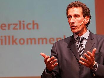 Prominenter Referent beim 11. Wirtschaftstag der Sparkasse Coburg-Lichtenfels: der Philosophie-Professor und frühere Kulturstaatsminister Julian Nida-Rümelin. Foto: Helke Renner