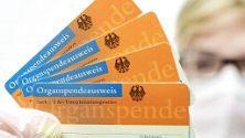 Ein Organspendeausweis  Foto: David-Wolfgang Ebener/dpa