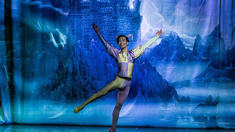 Märchen-Ballett mit Happy End: Tschaikowskys "Schwanensee, getanzt vom Russischen Staatsballett, beeindruckte die Besucher im Kongresshaus.Foto: Jochen Berger