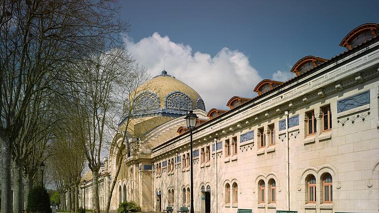 Nördlich an das Badehaus grenzt der Quellenpark an. Foto: Christian Parisey