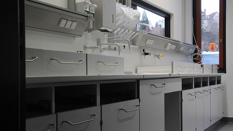 Überall ist noch zu räumen.