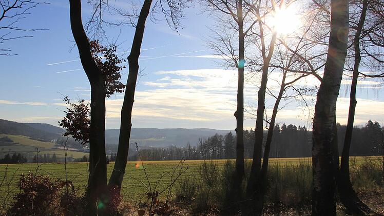 Sonne, blauer Himmel und zweistellige Plusgrade: Der Winter mutet diesmal eher wie Frühling an. Das Foto entstand an der Festung Rosenberg. Foto: Vanessa Schneider