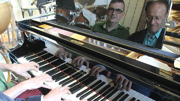 Gemeinsame Probe für den Gottesdienst am Pfingstmontag. Foto: Heike Beudert
