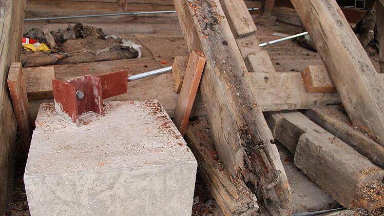 Ein moderne Ringverankerung sorgt dafür, dass die Statik der Kirchennordseite wieder stabilisiert wird.Heike Beudert