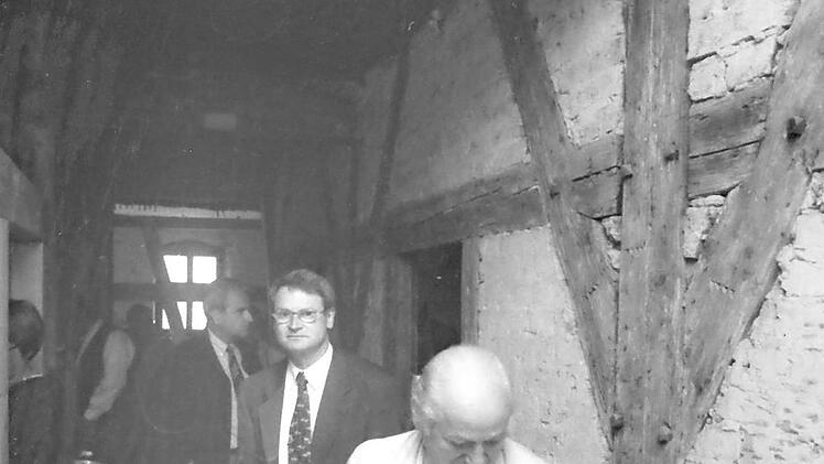 Begehung auf der Baustelle: Vorne Richard Tille Fotos: Archiv, Stadtmuseum, Bernhard Panzer