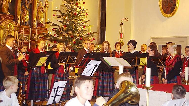 Die Holzbläser des Musikvereins begeisterten mit dem irischen Volkslied "Londonderry Air". Fotos: Heike Schülein