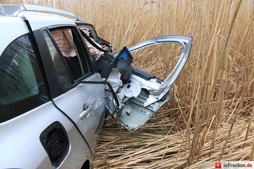 Schwerer Verkehrsunfall auf B470 bei Weilersbach: zwei Kinder verletzt