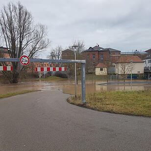 Rezat tritt in Ansbach über die Ufer
