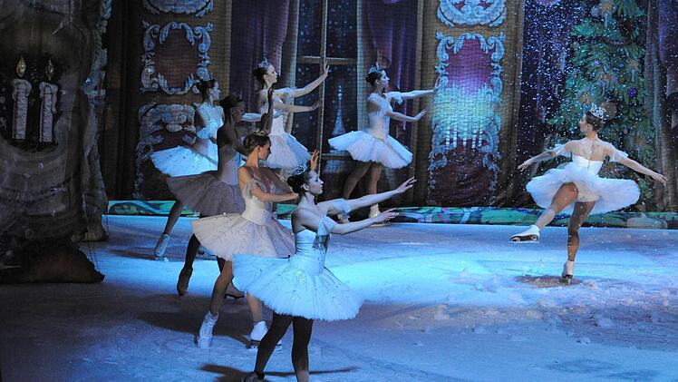 Ein visueller, künstlerischer und sportlicher Genuss: die Nussknacker-Aufführung des St. Petersburger Staatsballetts on Ice.