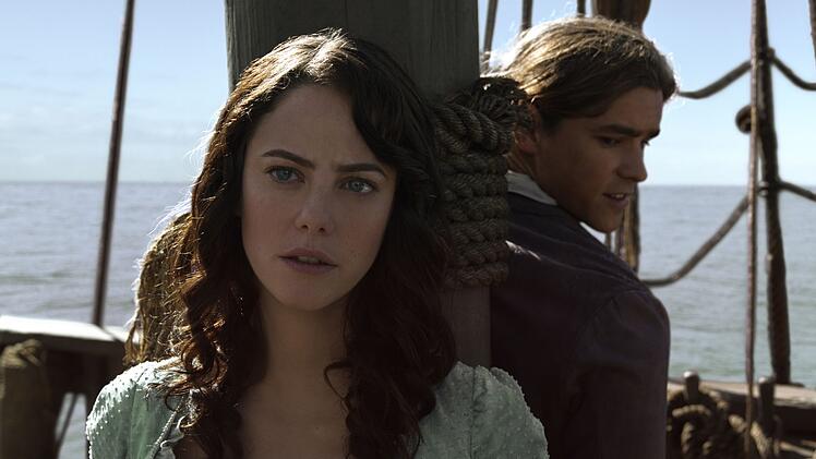 Starke Neuzugänge: Kaya Scodelario als Carina Smith und Brenton Thwaites als Henry Turner.