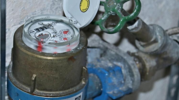 Nach dem Nenndurchfluss der Wasserzähler richtet sich die Grundgebühr. In den meisten Fällen beträgt diese 48 Euro pro Jahr. Foto: Helmut Will