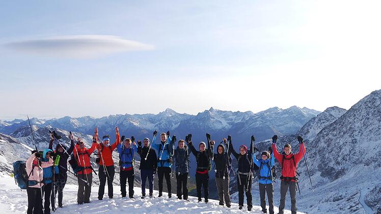 Am höchsten Punkt der Tour auf dem Rettenbachjoch (2988 m)  privat