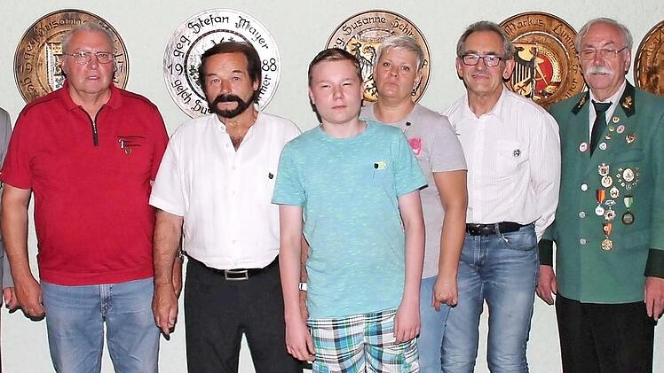 Beim Schützenverein Mitwitz konnten Mitglieder für fünf- bis 40-jährige Mitgliedschaft geehrt werden.
