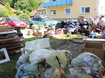 In einem Ortsteil der Gemeinde Schondra fand ein Hauseigentümer sieben verendete Tiere in einer Scheune. Die Halterin hat die Tiere vermutlich qualvoll verhungern lassen.  Foto: Julia Raab