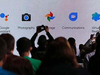 Assistent, Fotos, Speicherplatz, Kommunikation und virtuelle Realität - Google will die Menschen überall begleiten. Foto: John G. Mabanglo, dpa