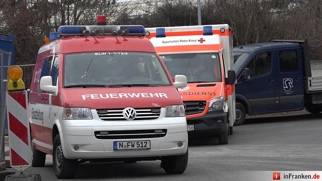 Gefahrgutaustritt im Gewerbepark - Unbekannter Stoff in Firmengebäude ausgelaufen