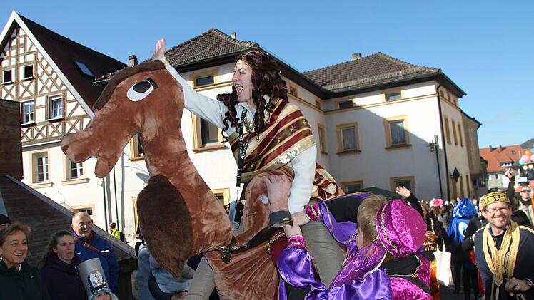 Marktplatztreiben in Stadtsteinach Foto: Jürgen Gärtner