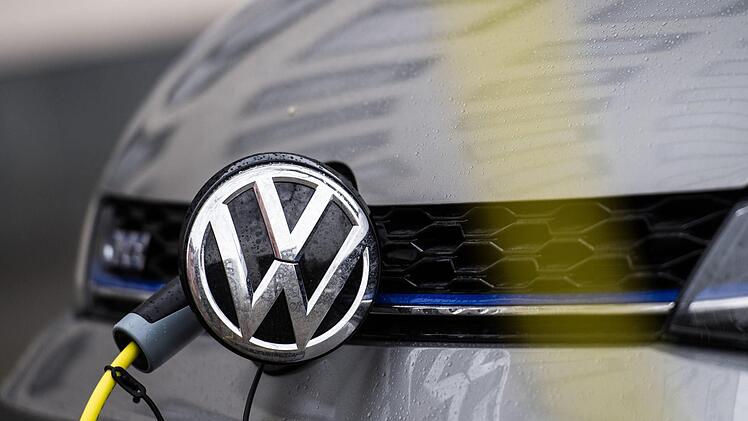 Wegen des Dieselskandals hat VW eine Milliarde Euro Geldbu&szlig;e gezahlt, die nun ausschlie&szlig;lich dem Land Niedersachsen zuflie&szlig;t.  Symbolfoto: Andreas Arnold/dpa