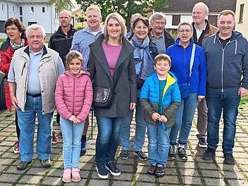 Einige Kandidaten der Jungen Liste suchten das Gespr&auml;ch mit den B&uuml;rgern. Foto: privat