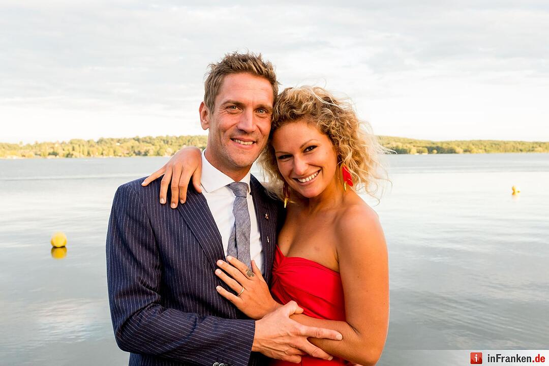 Adam sucht Eva - Promis im Paradies