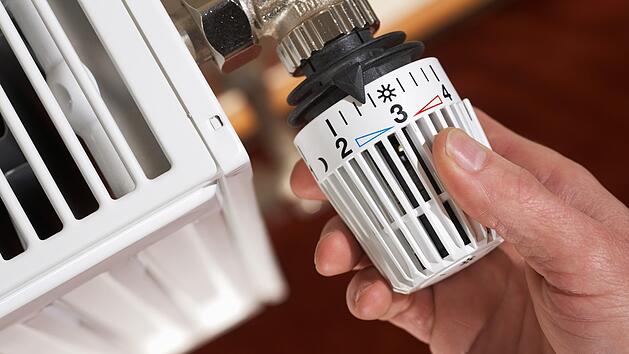 Energie sparen ist das Gebot der Stunde. Auch die Kommune soll nun überprüft werden,  Foto:  Ingo Bartussek/Adobe Stock