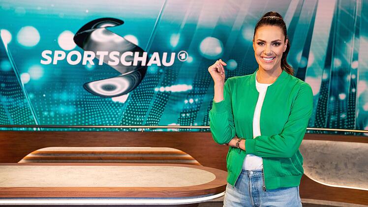 Seit 2021 moderiert Esther Sedlaczek die "Sportschau" im Ersten, als vierte Frau überhaupt.