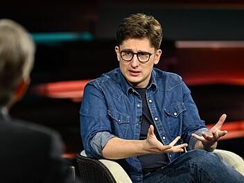 Bei "Markus Lanz" forderte Juso-Chef Philipp T&uuml;rmer einen Spitzensteuersatz von 56 Prozent, um die arbeitende Mitte zu entlasten.